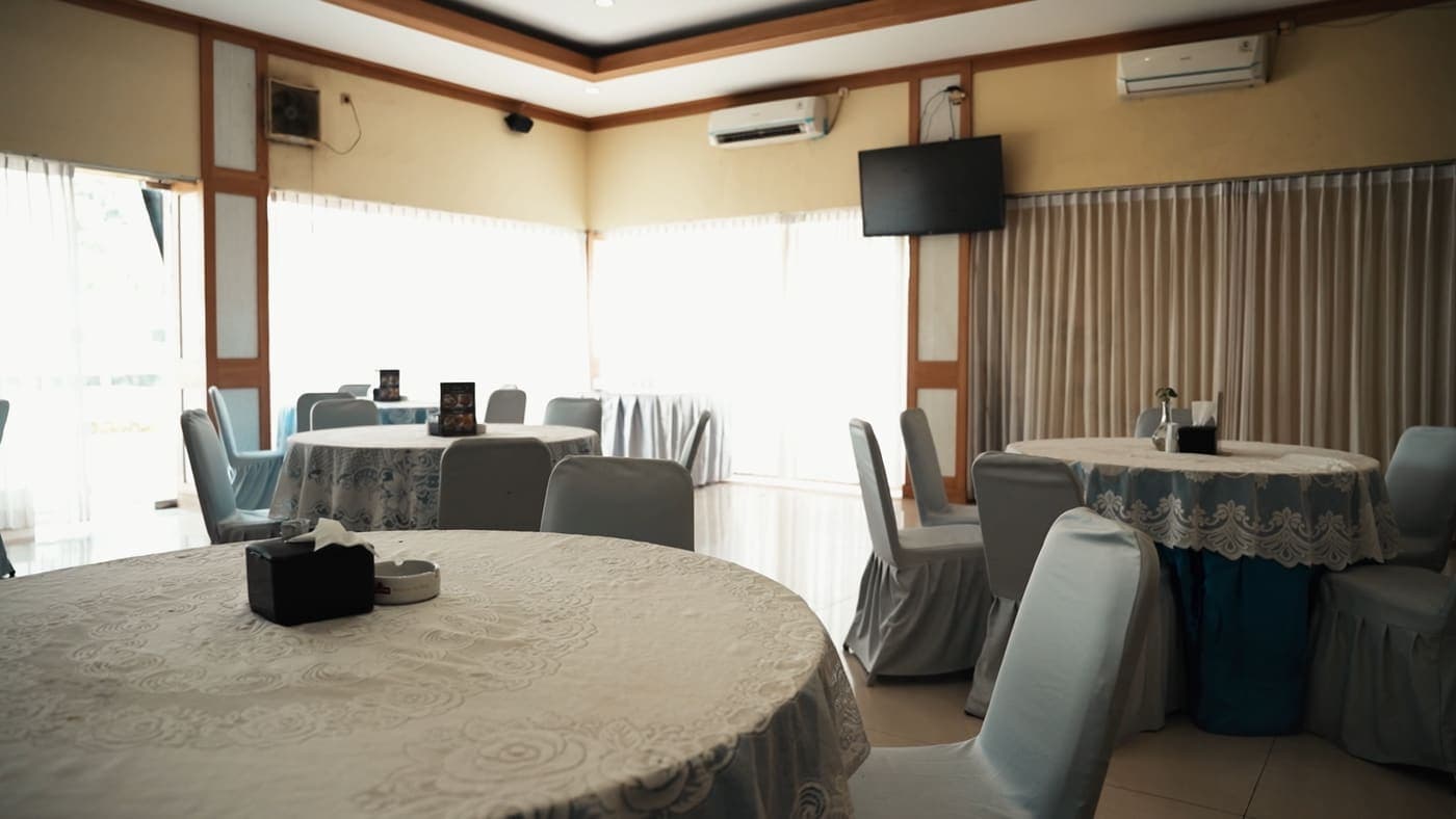 Suasana ruang VIP N&R Restaurant